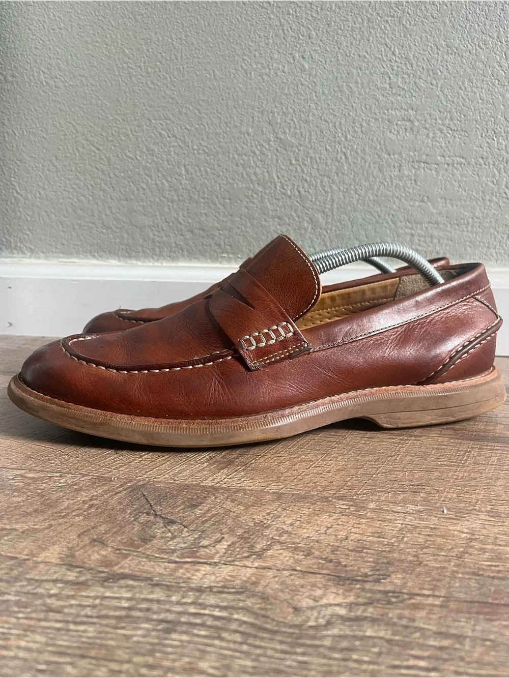 Sperry Gold Cup Exeter Penny Loafer in a red or rust nubuck leather size‎ 11.5